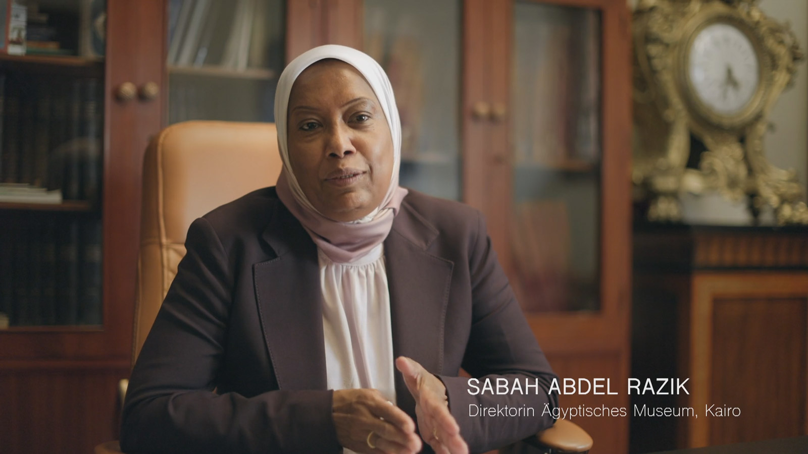 Nofretete – Wem gehört die Schönheit? | Animation Maintitle etc – example image of the animation | MARIA LISSEL Animation + Motion Design | maria-lissel.de